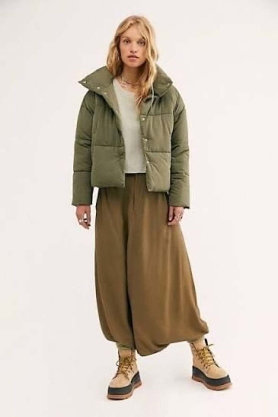 FREE PEOPLE Weekender Puffer Size XS Green Jacket Outdoor Travel City Chic